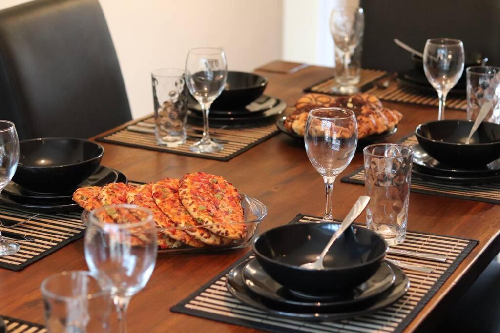 Sheldon  Cosy 3 Bedroom 2 Bathroom House With Parking מראה חיצוני תמונה